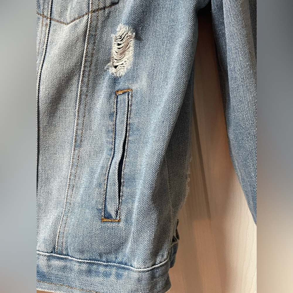 CISONO Denim Collection Distressed Light Wash Jean Jacket Size XL - Picture 7 of 9